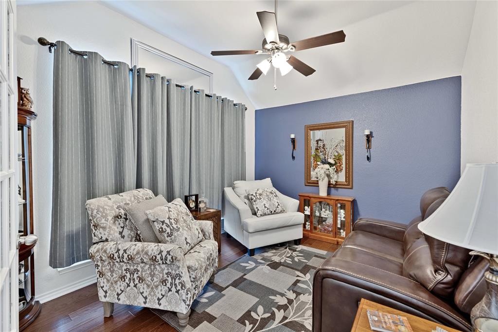 3901 Glenwyck Drive