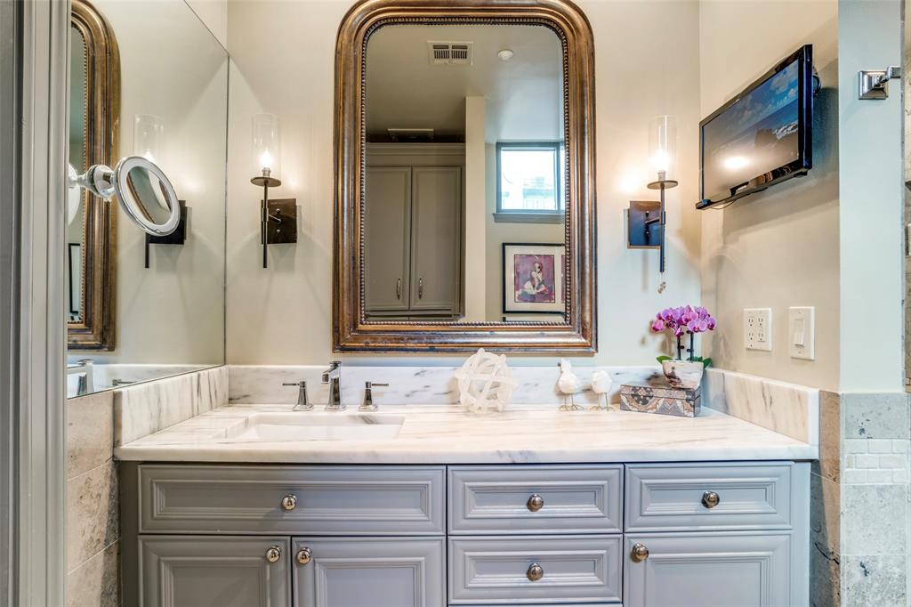 Plaza Turtle Creek - Residential