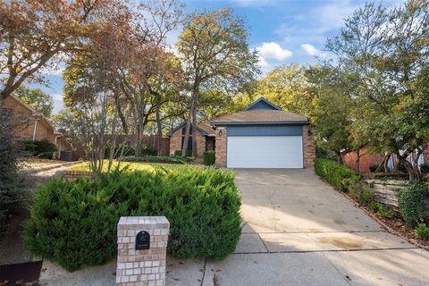 4922 Canberra Lane Arlington TX 76017