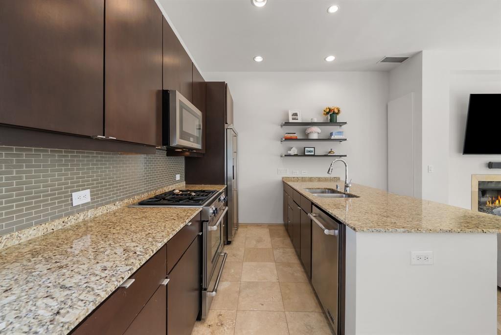 Dwellings Deere - Residential Lease