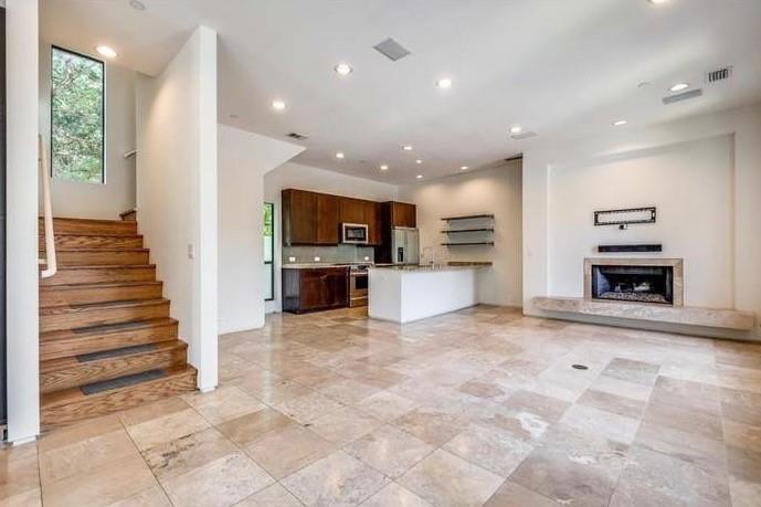 Dwellings Deere - Residential Lease