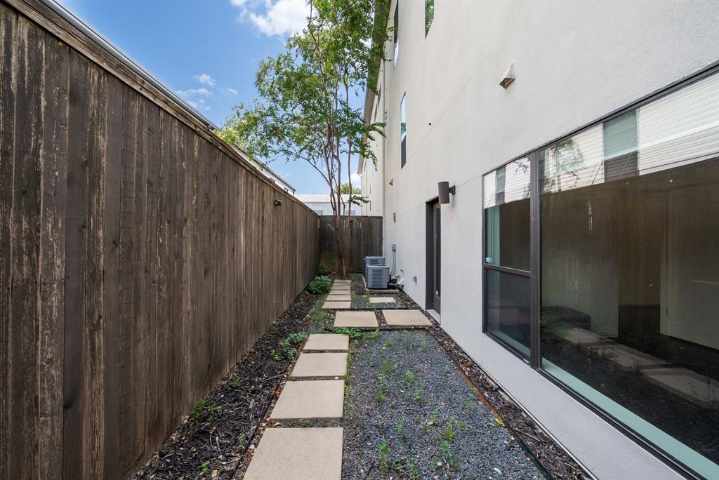 Dwellings Deere - Residential Lease