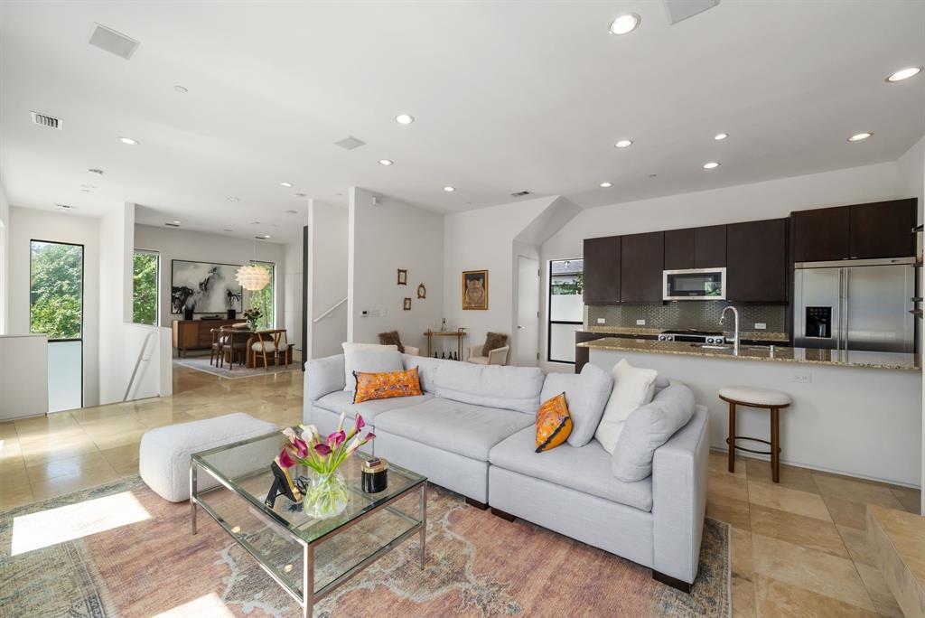 Dwellings Deere - Residential Lease