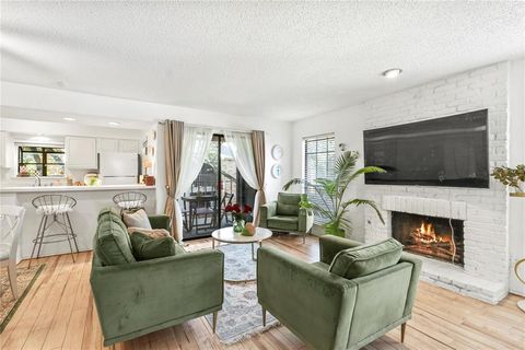 Photo of 15221 Berry Trail #1308, Dallas, TX 75248 (MLS # 21253920)