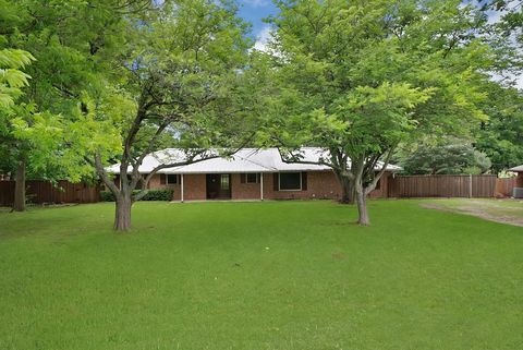 Photo of 4270 Sir Lancelot Circle, Midlothian, TX 76065 (MLS # 21258451)