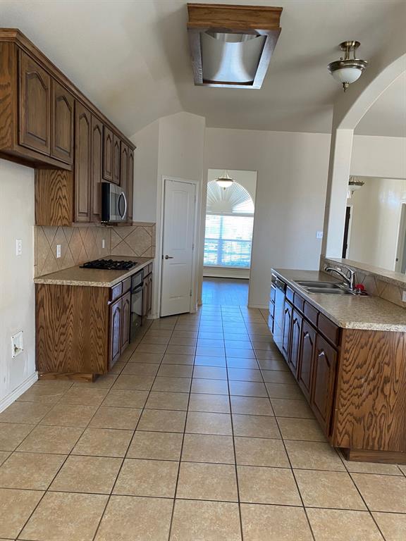 12811 GREENHAVEN Drive