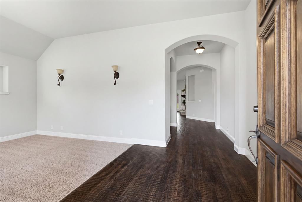 2115 Victoria Lane