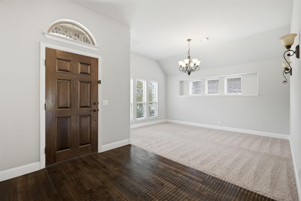 2115 Victoria Lane