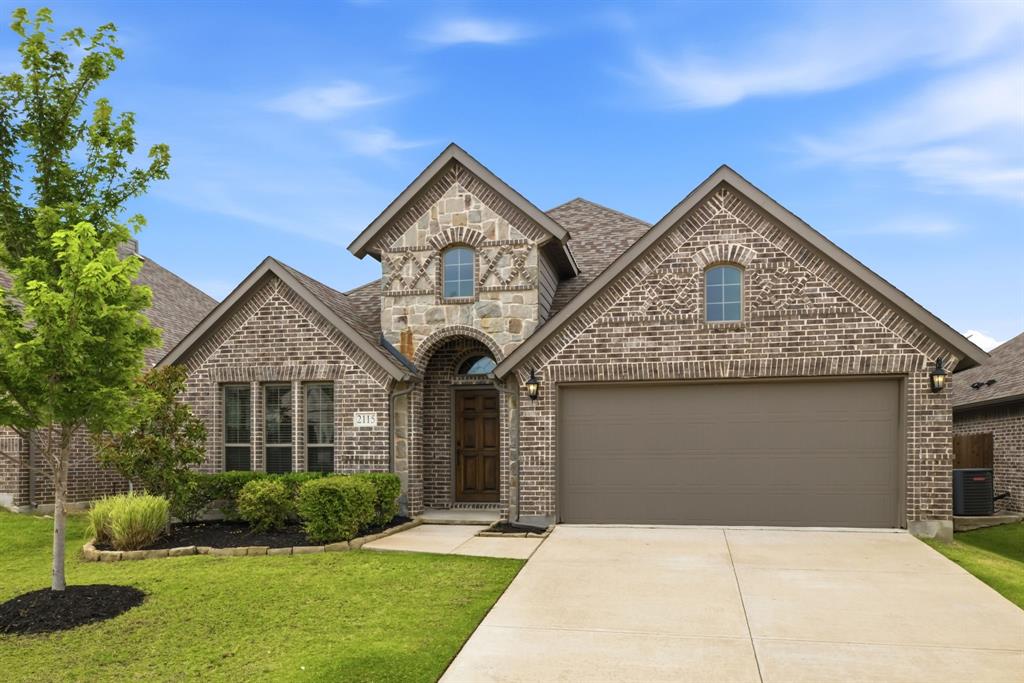 2115 Victoria Lane