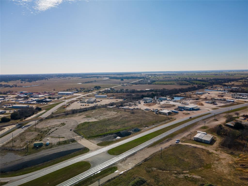 MAGNESS - Commercial Sale