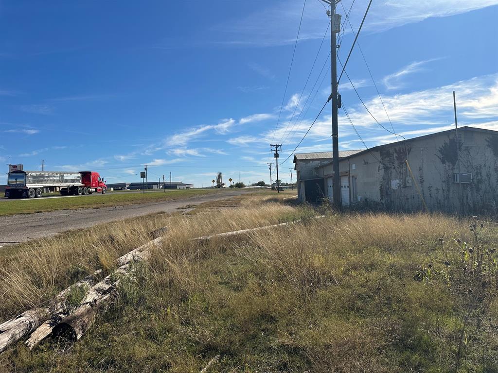 MAGNESS - Commercial Sale