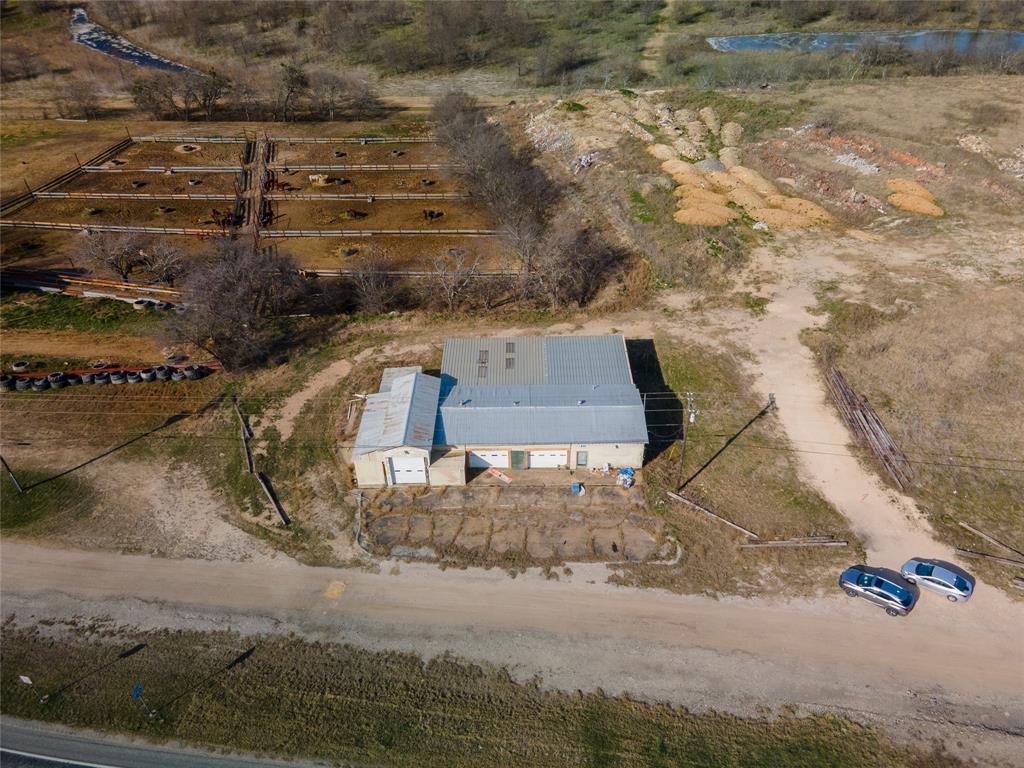 MAGNESS - Commercial Sale