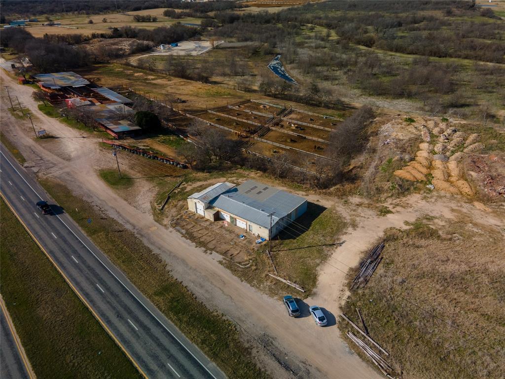 MAGNESS - Commercial Sale