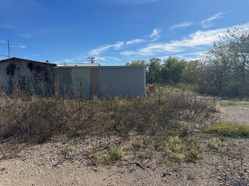 MAGNESS - Commercial Sale