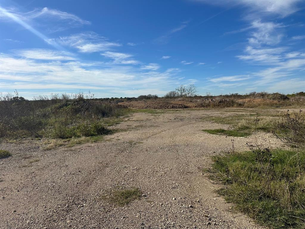 MAGNESS - Commercial Sale