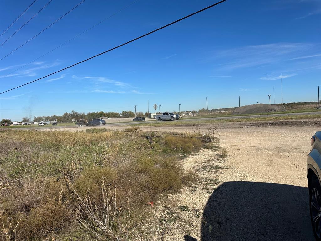 MAGNESS - Commercial Sale