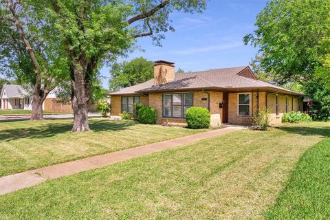 2949 Maydelle Lane Farmers Branch TX 75234