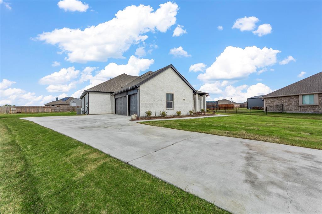 2078 MEADOWBROOK Lane