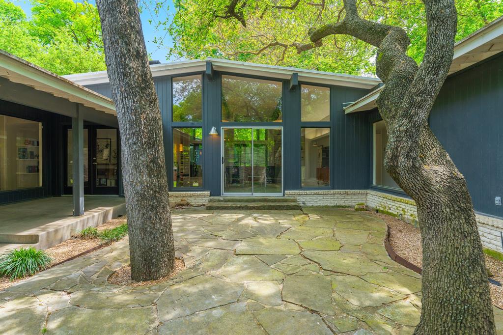 9014 Capri Drive