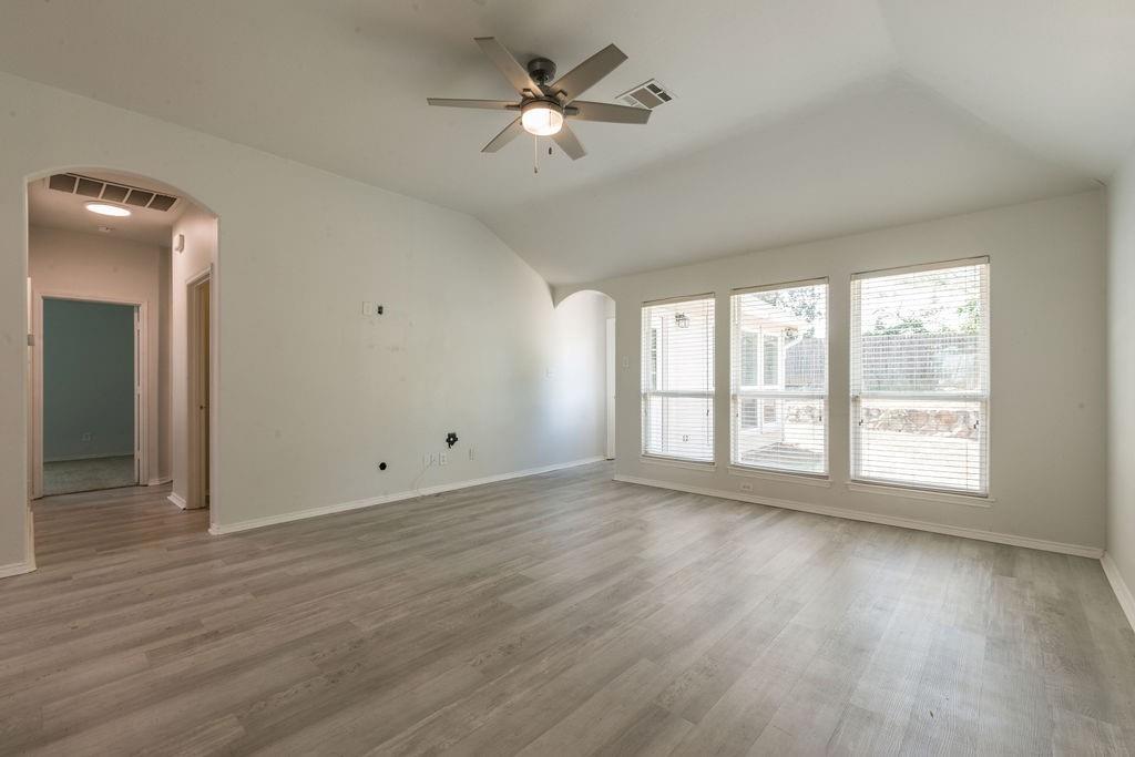 912 Hidden Oaks Drive