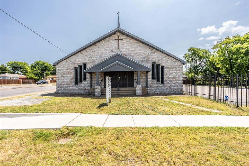 Photo of 3202 S Beckley Avenue, Dallas, TX 75224 (MLS # 21350450)