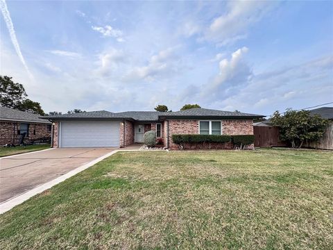 304 Tahiti Drive Granbury TX 76048