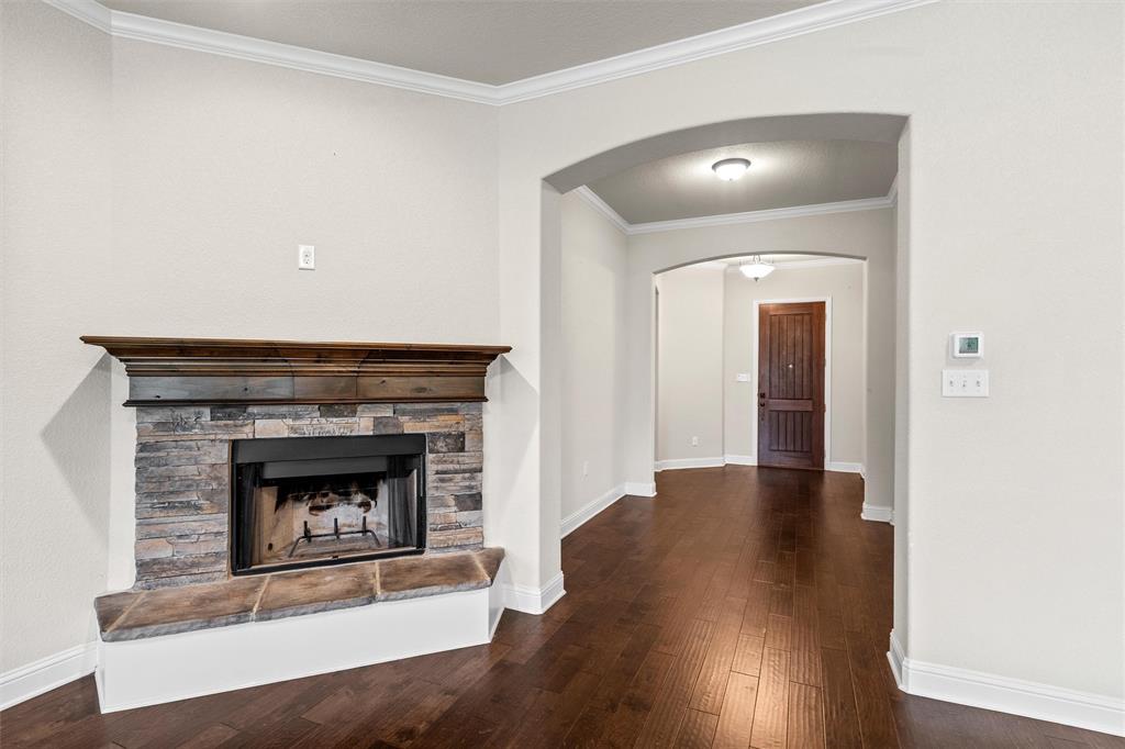 1093 Hesselridge Drive