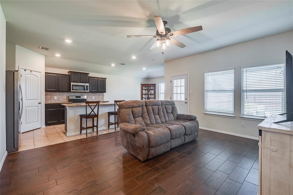 Crowley, Texas 76036, United States, 3 Bedrooms Bedrooms, ,2 BathroomsBathrooms,Residential,Active,204323