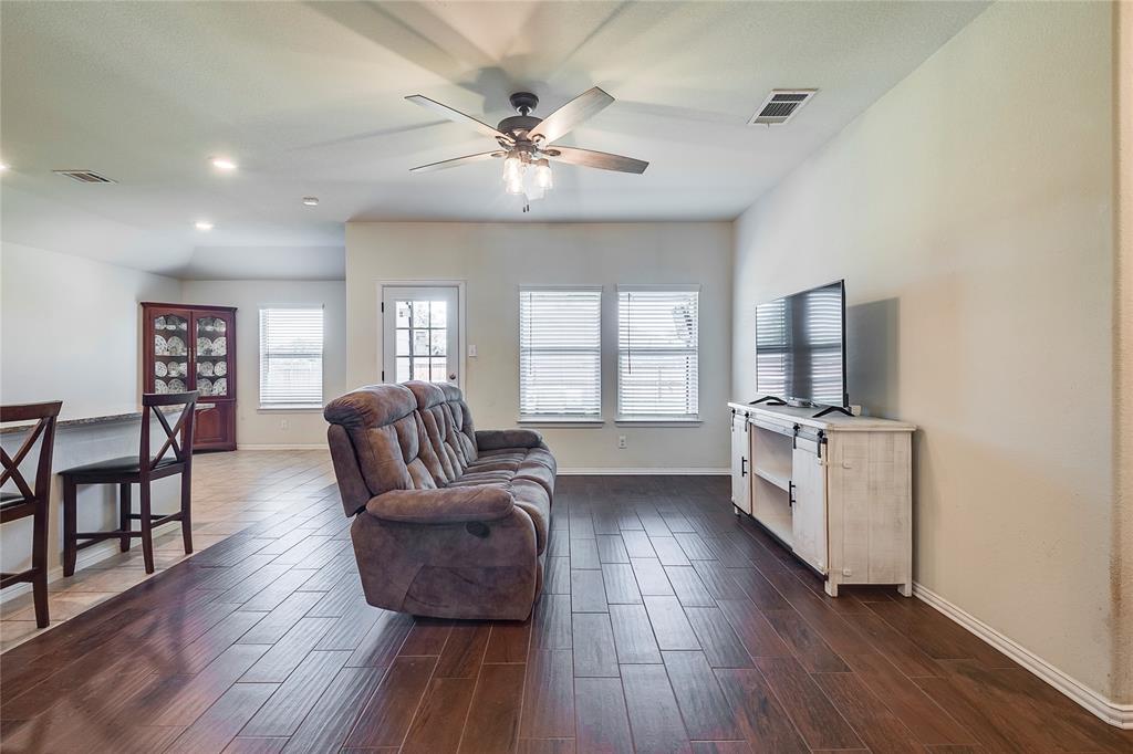 Crowley, Texas 76036, United States, 3 Bedrooms Bedrooms, ,2 BathroomsBathrooms,Residential,Active,204323