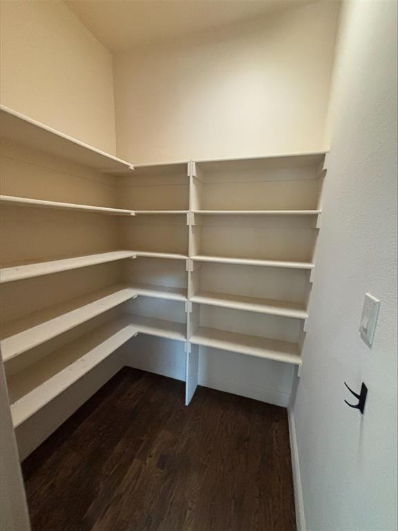 Flora Street Twnhms 02 - Residential Lease