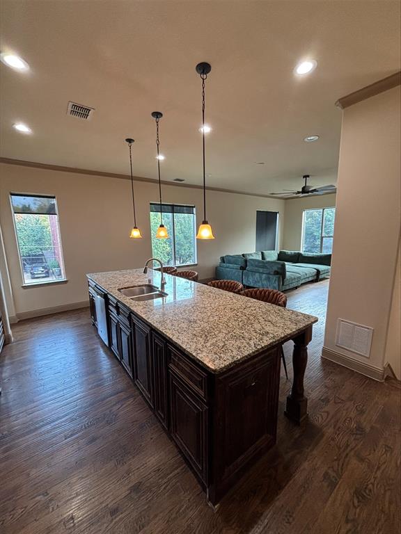 Flora Street Twnhms 02 - Residential Lease