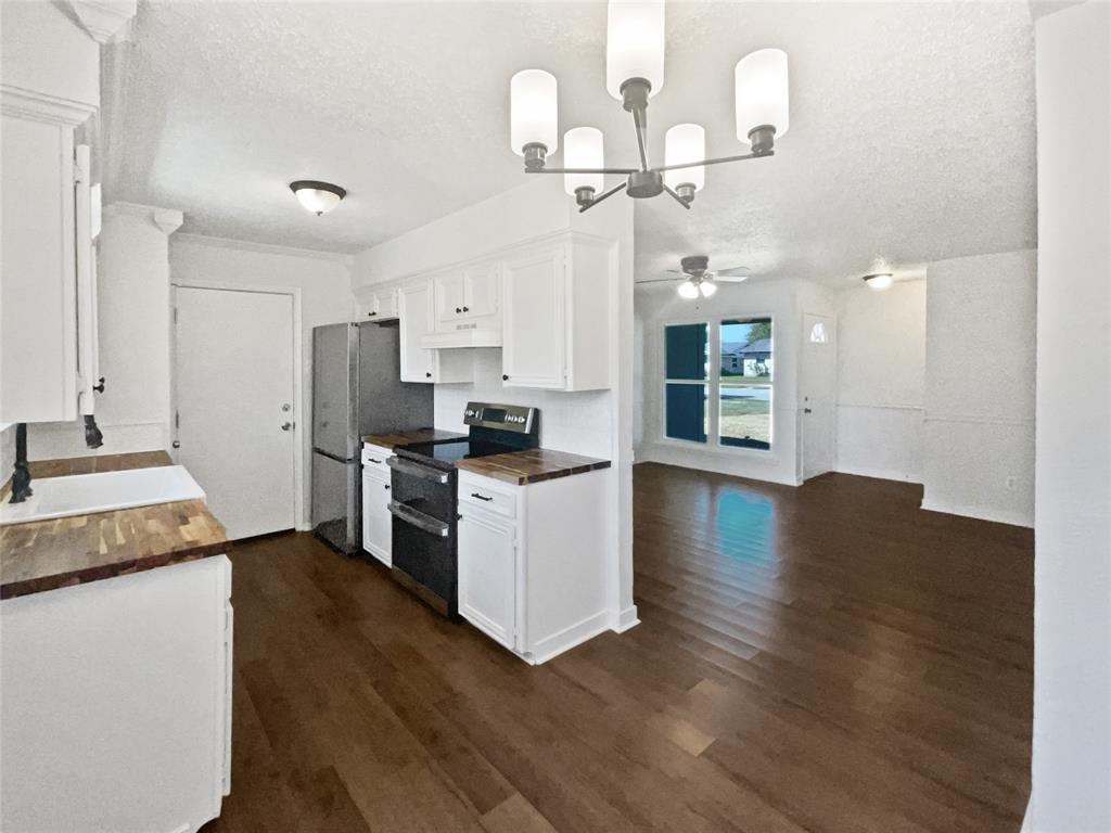 922 Laguna Drive