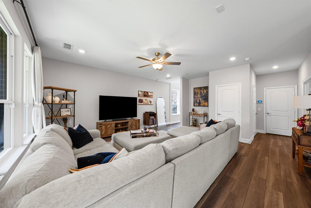 Minor Tennison Vlg Bucker Terrace - Residential