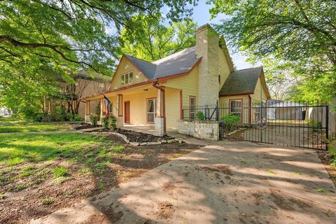 A home in Waxahachie