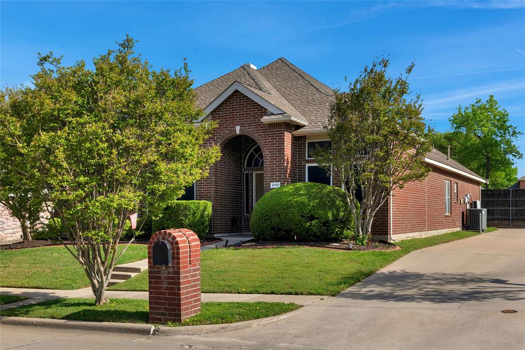 2700 Rochelle Drive