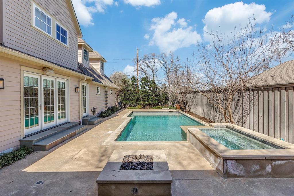 Country Club Estates - Residential