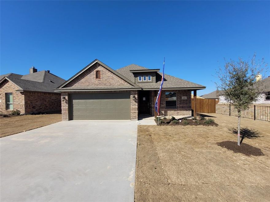 Awesome 4 Bedroom, 2 bath and 1 study of flex room, with 2 car garage, clean and fresh, built in 2021, grey and white theme throughout. Open Kithchen to dining and living room with a fireplace. Just came on market, available for lease on Aug 1, 2023.