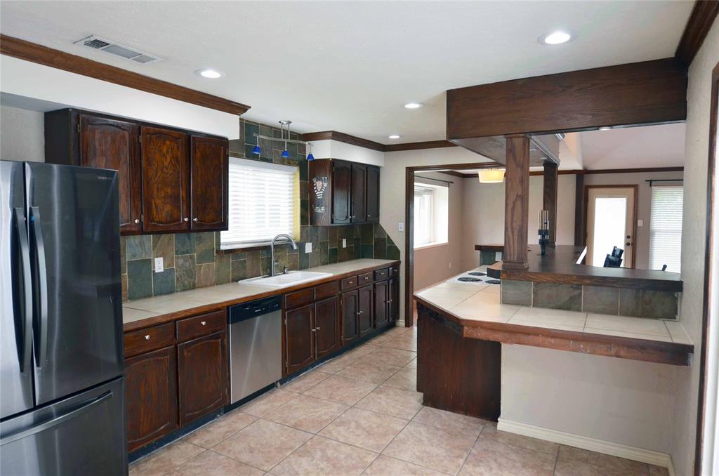 2406 Redbrook Court
