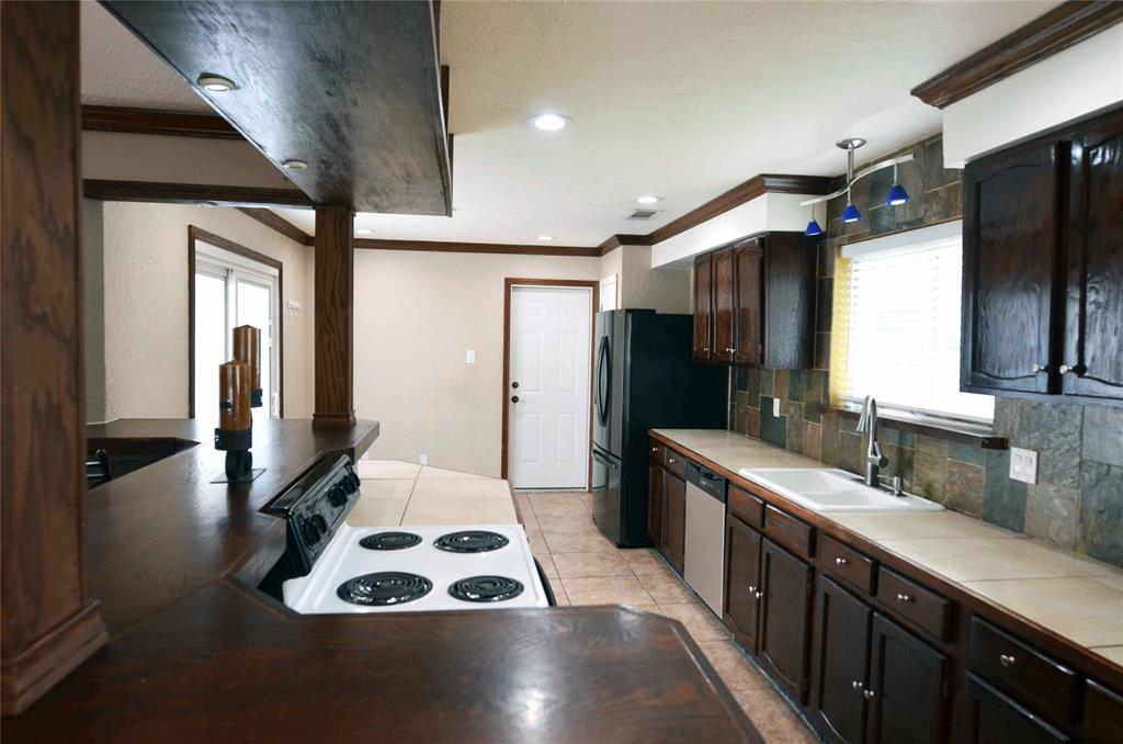2406 Redbrook Court