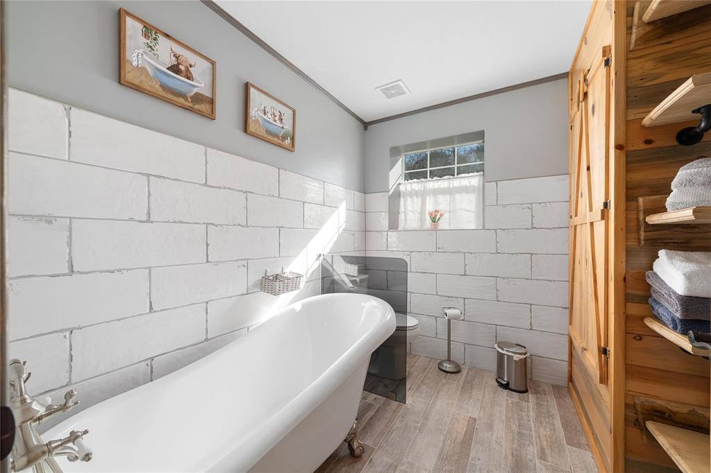 BROWN CO SCHOOL LAND - Residential