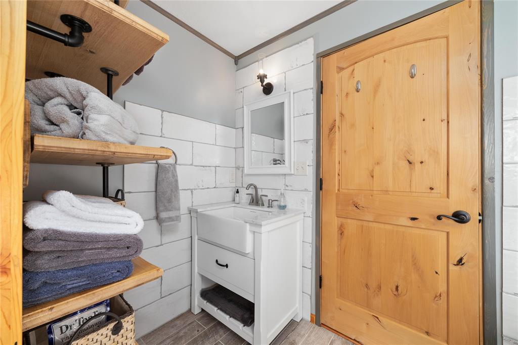 BROWN CO SCHOOL LAND - Residential