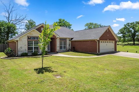 2702 Silver Creek Trail Mount Pleasant TX 75455