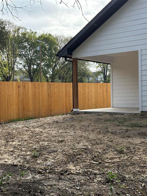 719 E Commerce Avenue