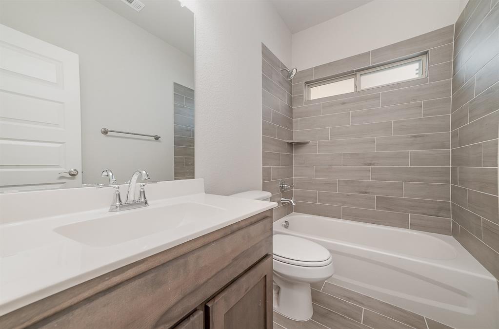 COURTS OF BONNIE BRAE - Residential