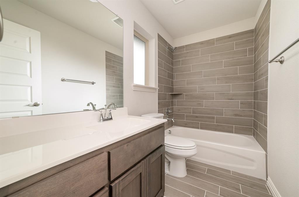 COURTS OF BONNIE BRAE - Residential