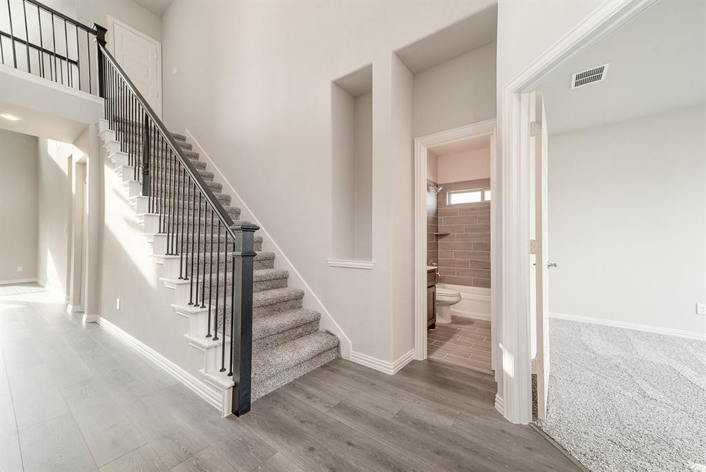 COURTS OF BONNIE BRAE - Residential