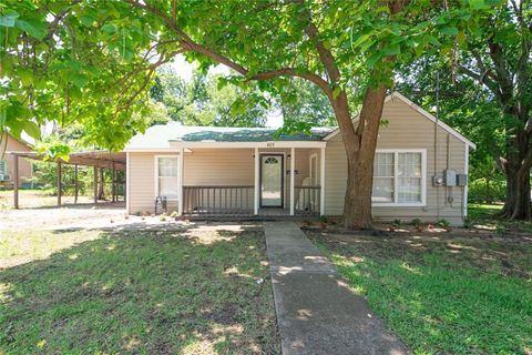 A home in Farmersville