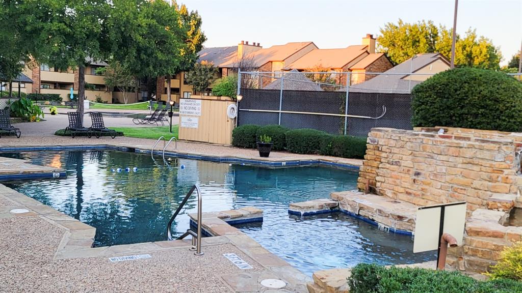 Cloisters Condo The - Residential