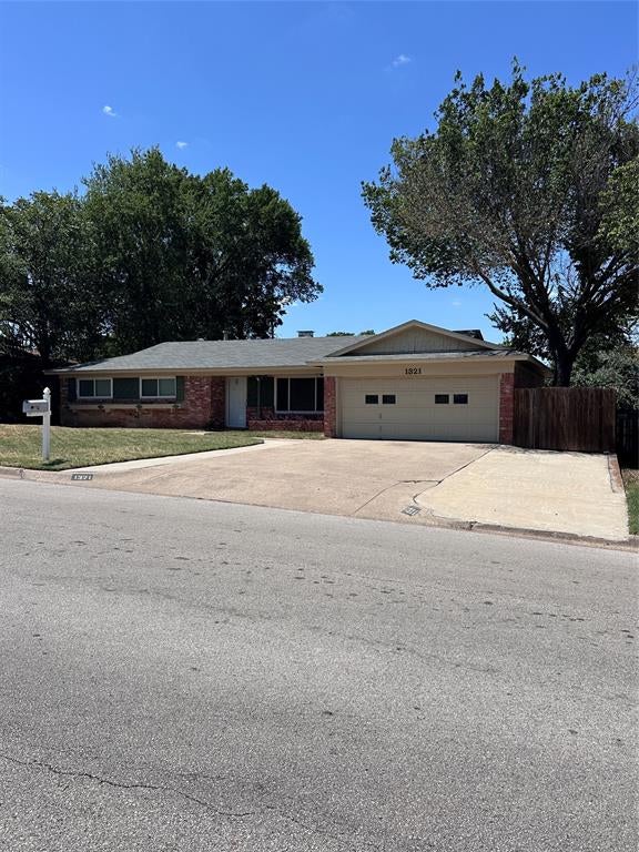 1321 Hurstview Drive