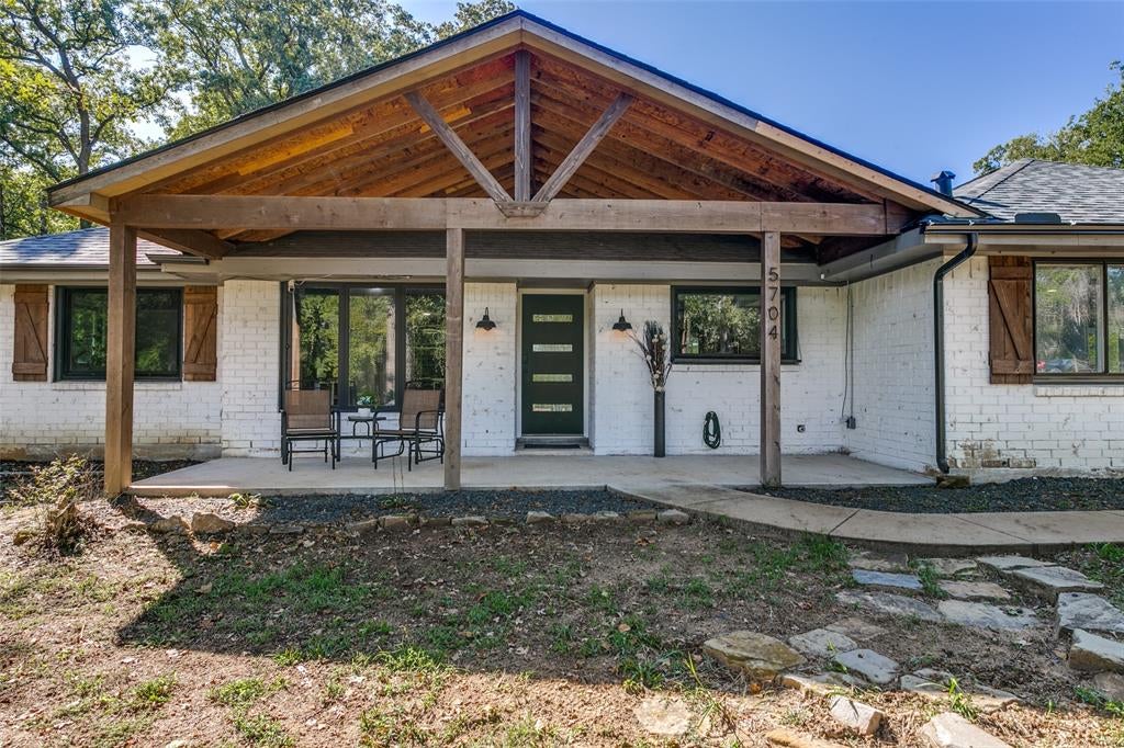 5704 Pecan Circle
